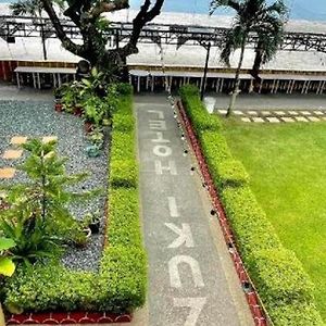 Suzuki Beach Hotel